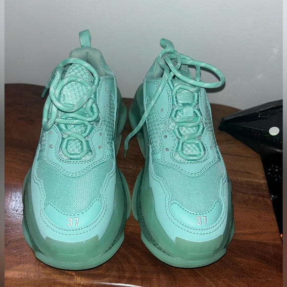Mint Balenciaga Tripple S Wore Once Practically NEW - Picture 1 of 7